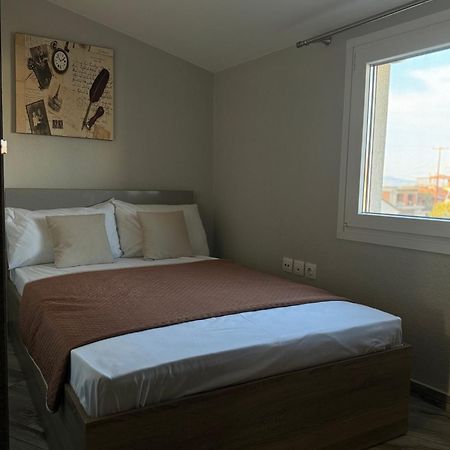 Private Modern Apartment Nea Roda Exteriér fotografie