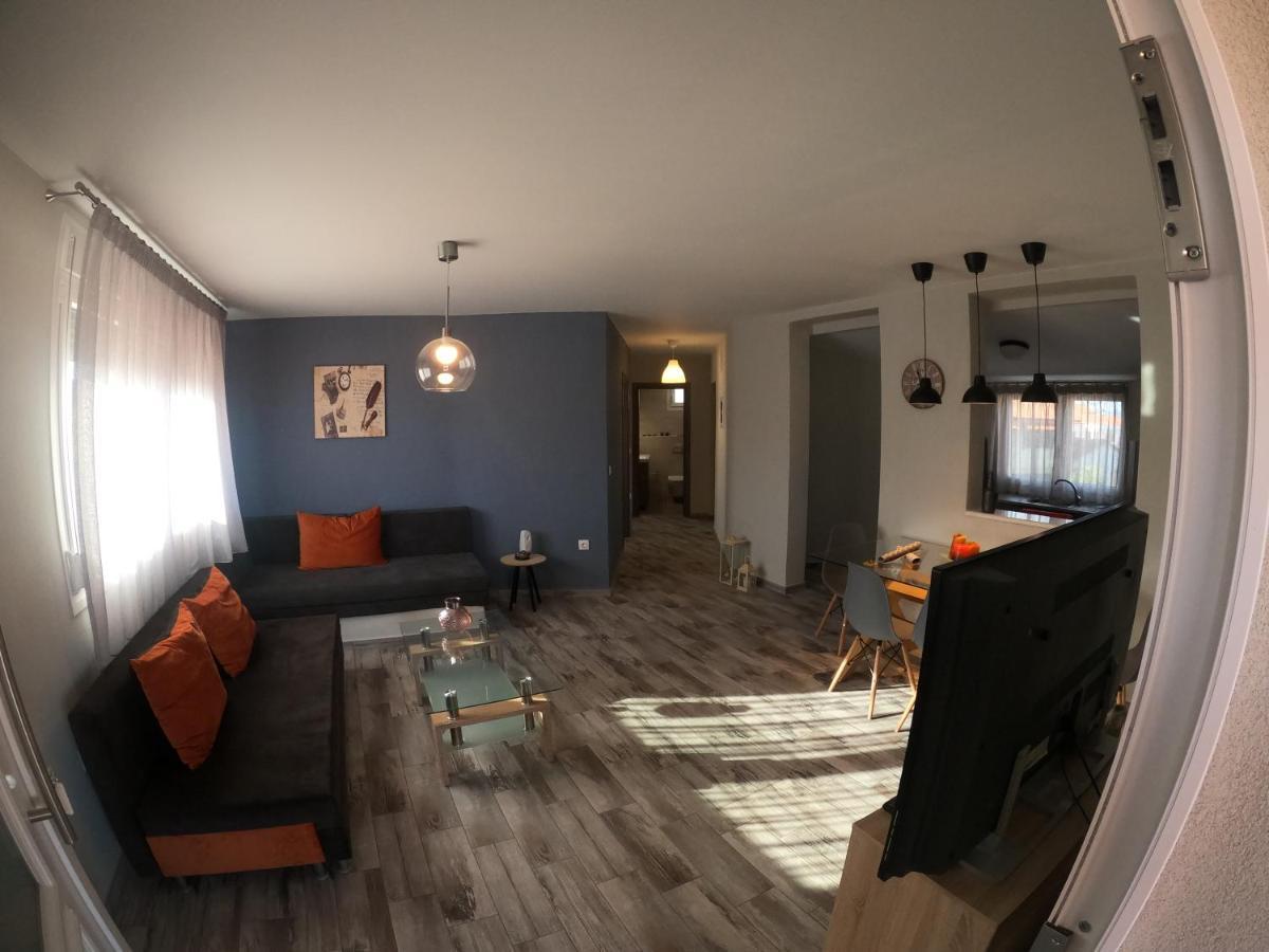 Private Modern Apartment Nea Roda Exteriér fotografie