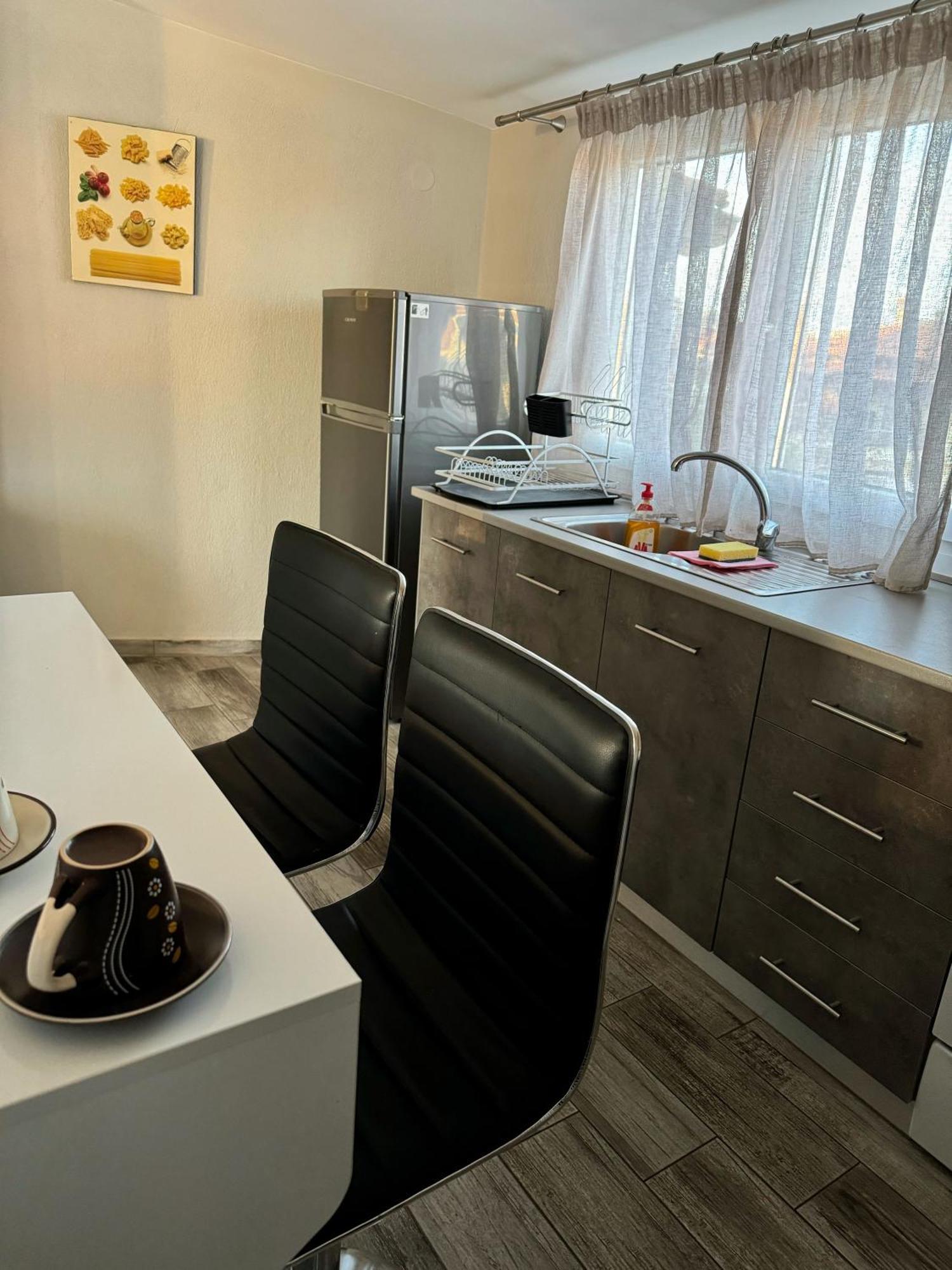 Private Modern Apartment Nea Roda Exteriér fotografie